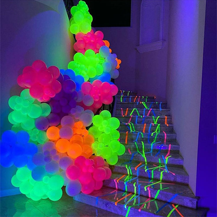 Fluorescerende latex balloner